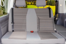 Brandrup Second Skin für das 2-Sitzer Sofa VW T6.1 California Coast